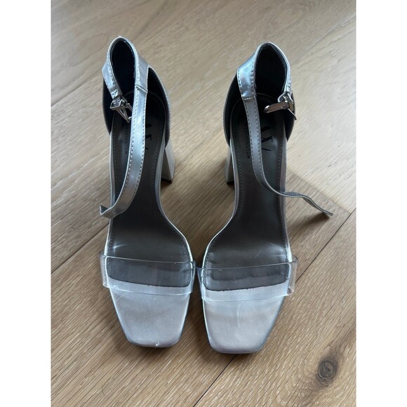 Worthington Block Silver Heels with Clear Toe Strap 6.5 - Picture 2 of 6
